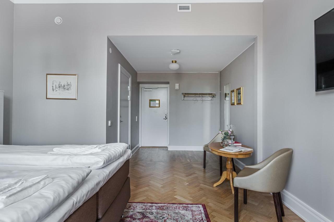 Livgrenadjaermaessen Hotell-Fest-Konferens リンシェーピング エクステリア 写真