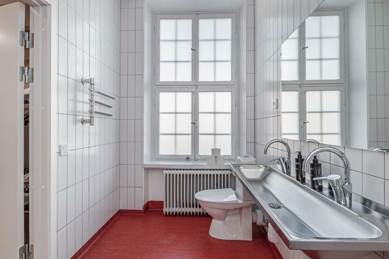 Livgrenadjaermaessen Hotell-Fest-Konferens リンシェーピング エクステリア 写真
