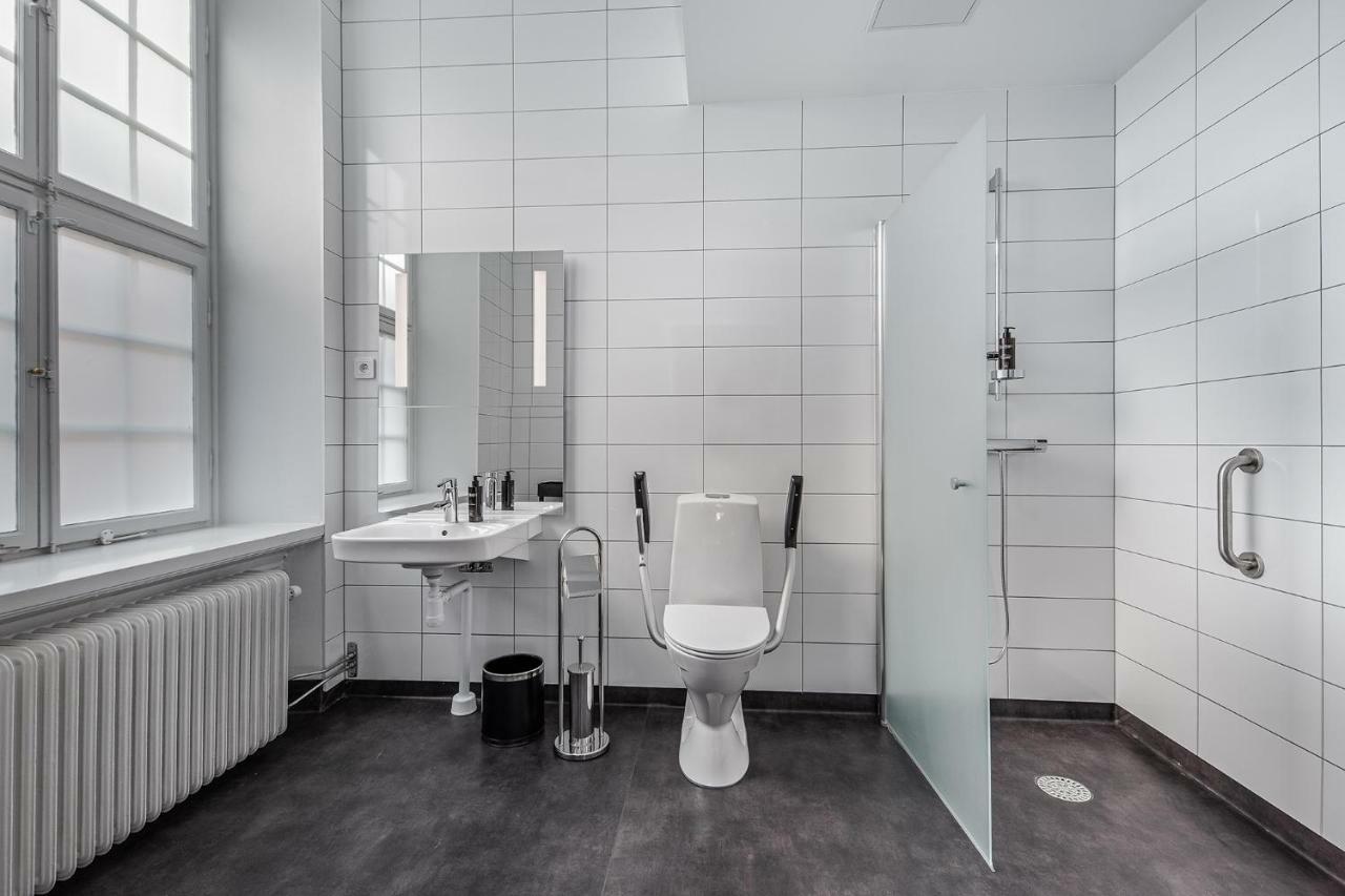 Livgrenadjaermaessen Hotell-Fest-Konferens リンシェーピング エクステリア 写真