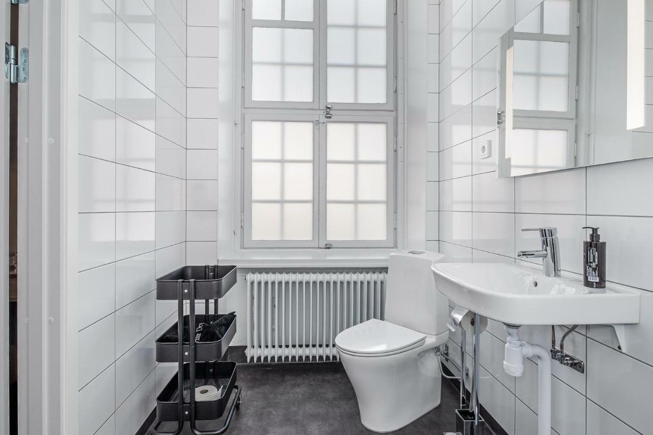 Livgrenadjaermaessen Hotell-Fest-Konferens リンシェーピング エクステリア 写真