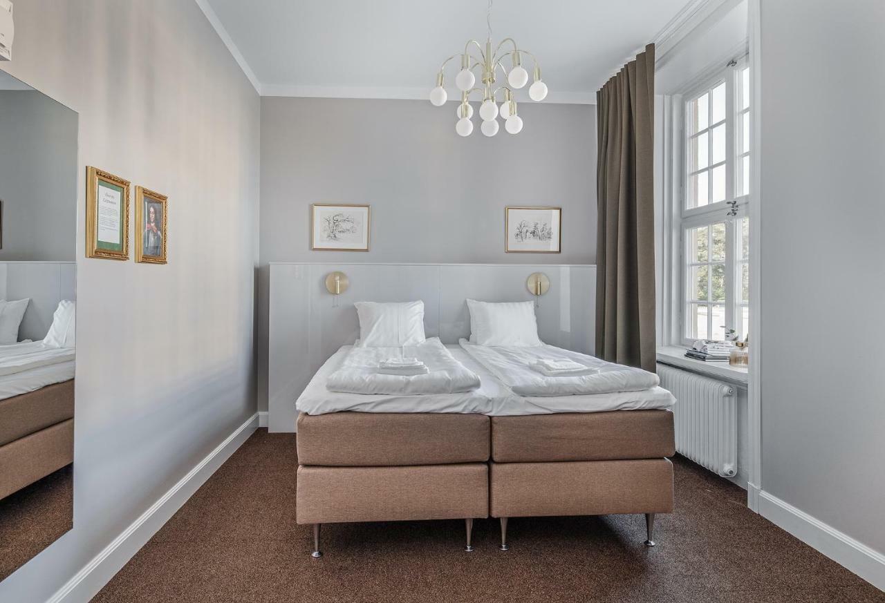 Livgrenadjaermaessen Hotell-Fest-Konferens リンシェーピング エクステリア 写真