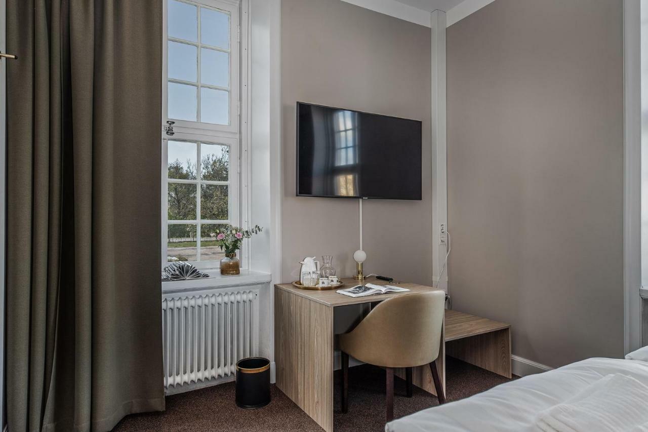 Livgrenadjaermaessen Hotell-Fest-Konferens リンシェーピング エクステリア 写真