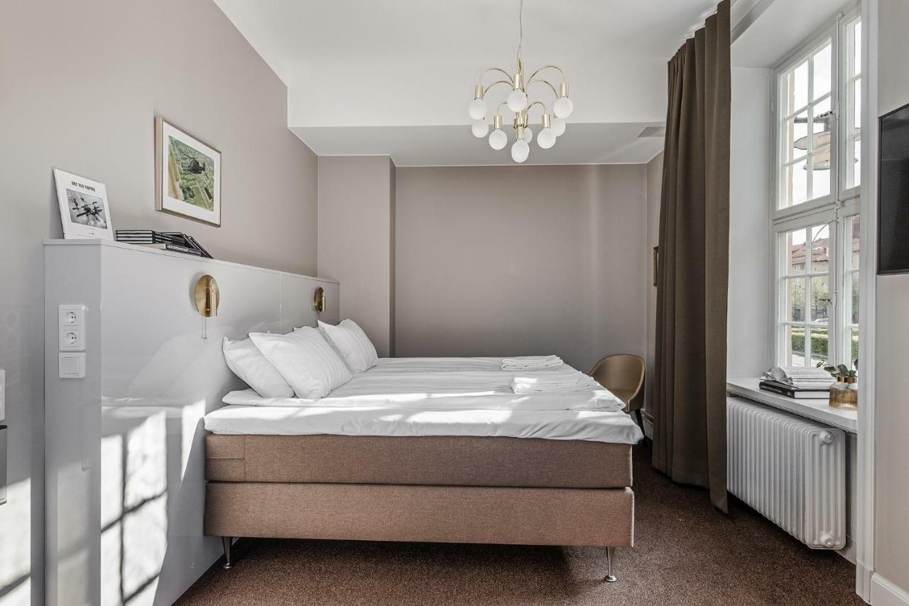 Livgrenadjaermaessen Hotell-Fest-Konferens リンシェーピング エクステリア 写真